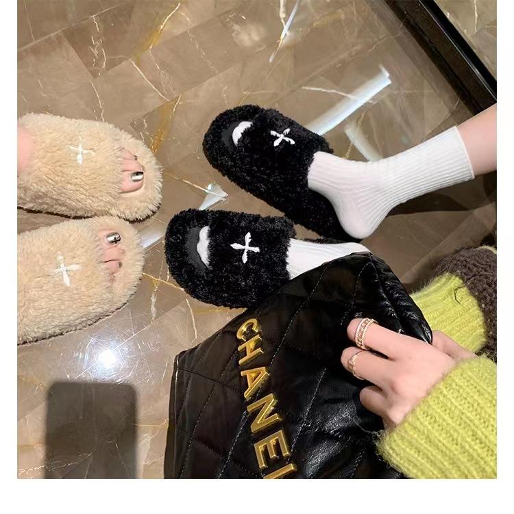 Spot Velvet Thick Bottom Flat Bottom One Word Large Size Fairy Fluffy Slippers Outer Wear Female Spring and Autumn 2025 New Models