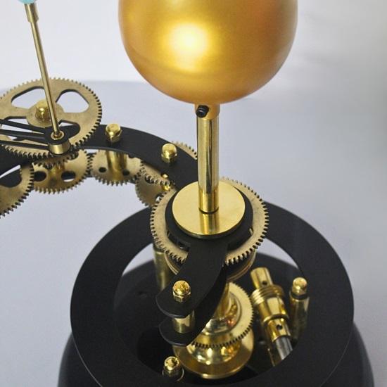 45,72 cm Orrery Einzigartiges und luxuriöses Tellurion Vollständig funktionsfähiges Orrery in Schwarz-Gold-Ausführung, Perfektes Einweihungsgeschenk und Geschenk für den Ehemann