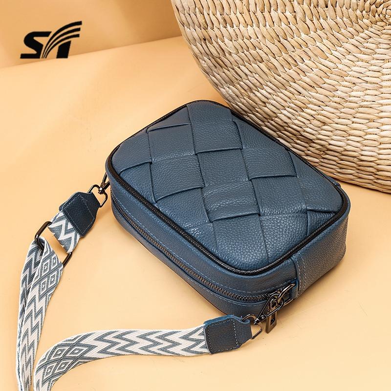 First Layer Cowhide Messenger Bag Women's Niche Versatile Woven Underarm Bag Shoulder Bag Leather Small Square Bag