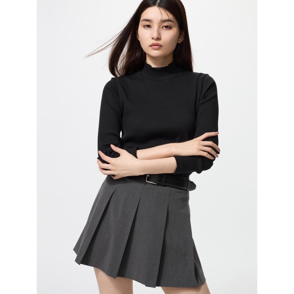 Uniqlo Lip High Neck T  Long Sleeve 