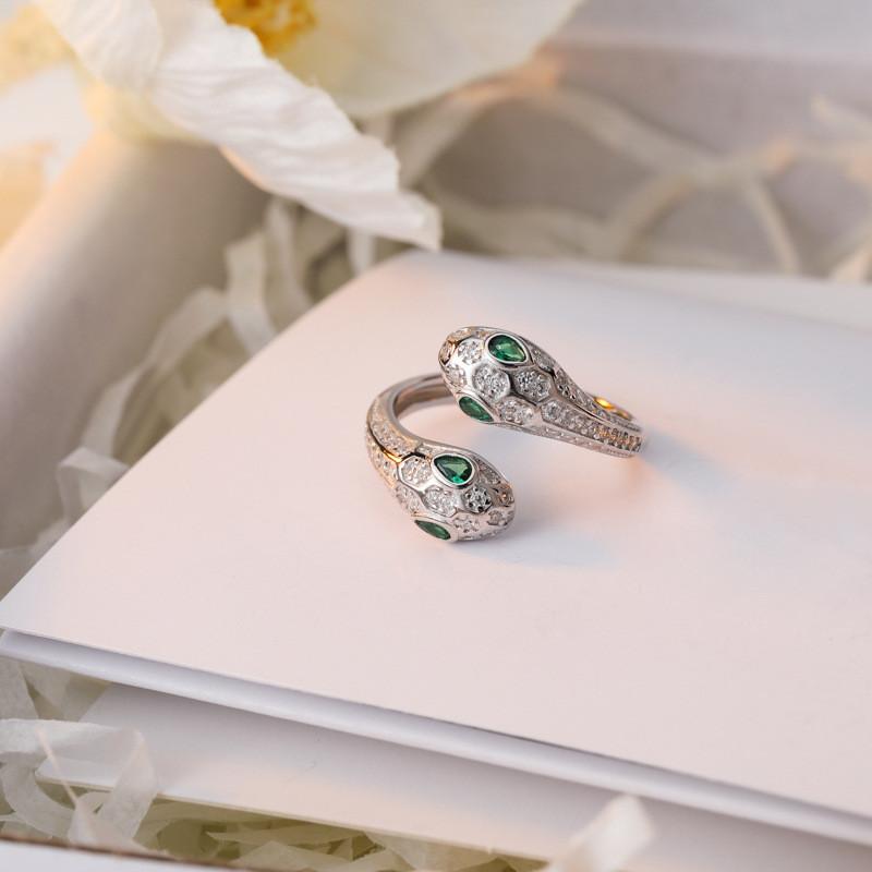 Vintage Copper Snake Wrap Open Ring For Women Fashionable And Trendy With Green Diamond Eyes