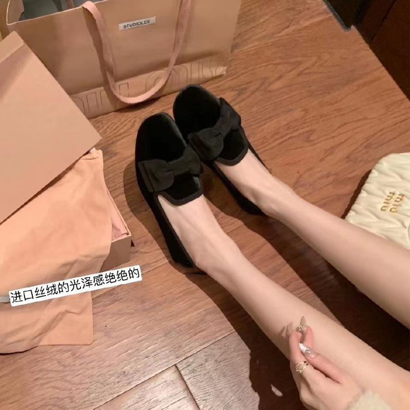 Spring New Niche Retro Velvet Flat-soled Single Shoes Commuting Sweetheart Miu's Home One-pedal Bow Loafers