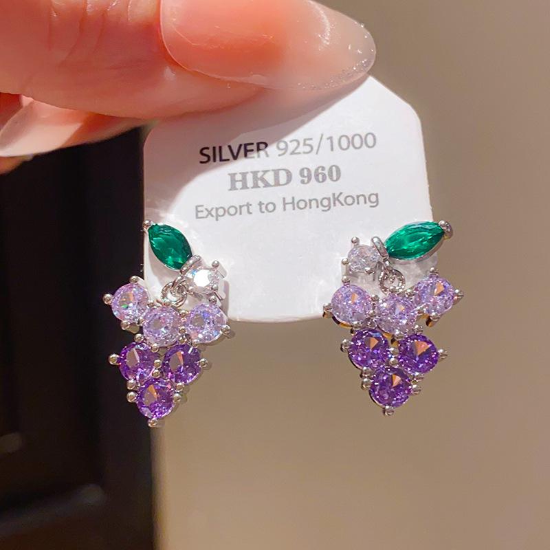 

Сережки-пусети Серце з цирконієм та стразами Срібна голка - Дизайн високої моди