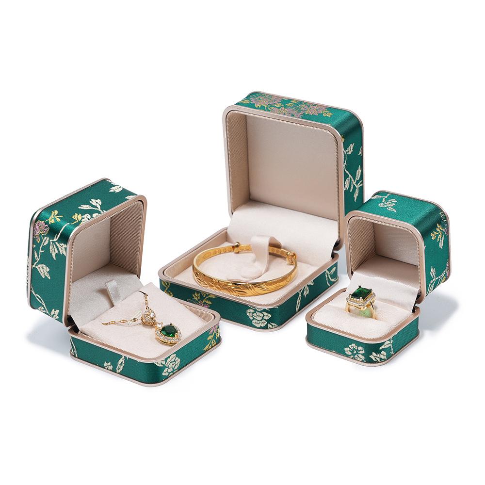Rounded Edge Embroidered Jewelry Box, Gold-Colored Silk Fabric Ring Box, Pendant/Bracelet Storage Box, Jewelry Packaging Box