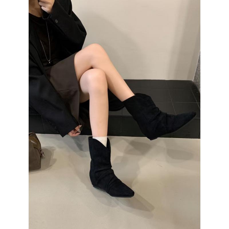 

Foreign style pointed inner height-increasing short boots for women 2025 autumn and winter new retro pleated western cowboy stacking boots short boots 39 чорний