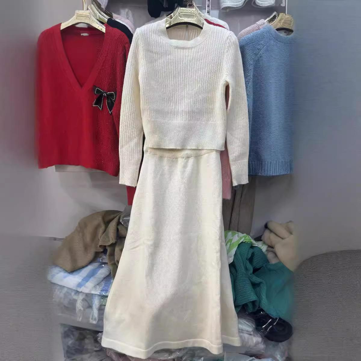 

Женский осенне-зимний комплект из двух предметов с круглым вырезом и длинными рукавами, пуловер, джемпер, полуоблегающая юбка One Size бежевый