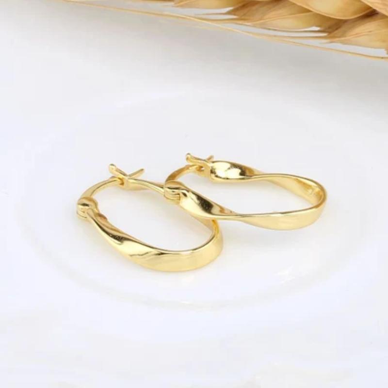 Silver Geometric Twisted Hoop Earrings for Women Mobius Strip Compact Earring Femininity Ear Euckle Jewelry Accessorie