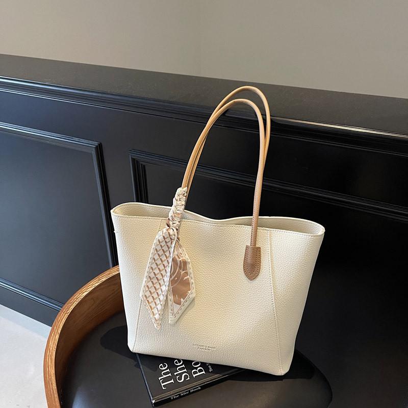 Women Elegant Simple Silk Scarf Pu Interior Zipper Pouch Stitching Lifestyle