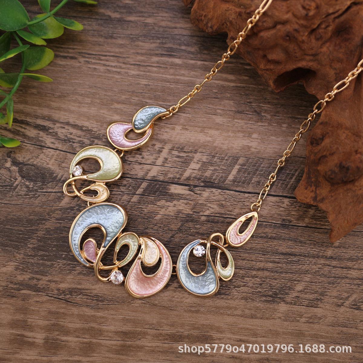 Новое эмалевое цветное полое ожерелье с цветком-бриллиантом, женское высококлассное универсальное цветочное ожерелье из сплава