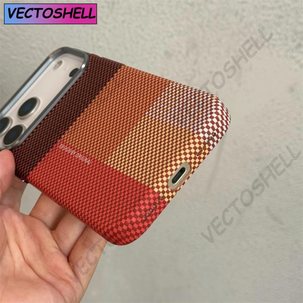 Custodia rigida in PC colorata in fibra di carbonio sottile Clash per iPhone 17 16 15 14 Pro Max Cover Bumper antiurto con ricarica wireless magnetica