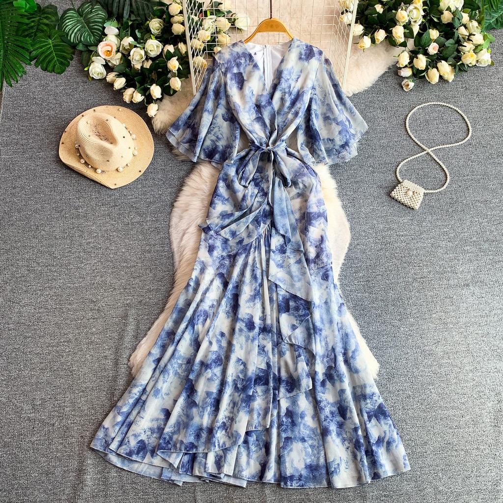 French light luxury elegant flared sleeve V-neck dress women's summer style romantic high-end printed dress