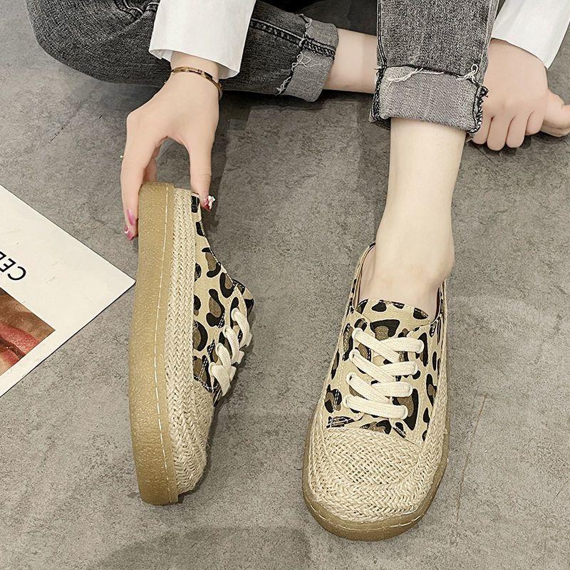Fashion Slides Outside Shoes for Women Rubber Woman Slippers Mules Flat Sandals Natural Skin On Promotion Cheap Liquidation Clappers Vip