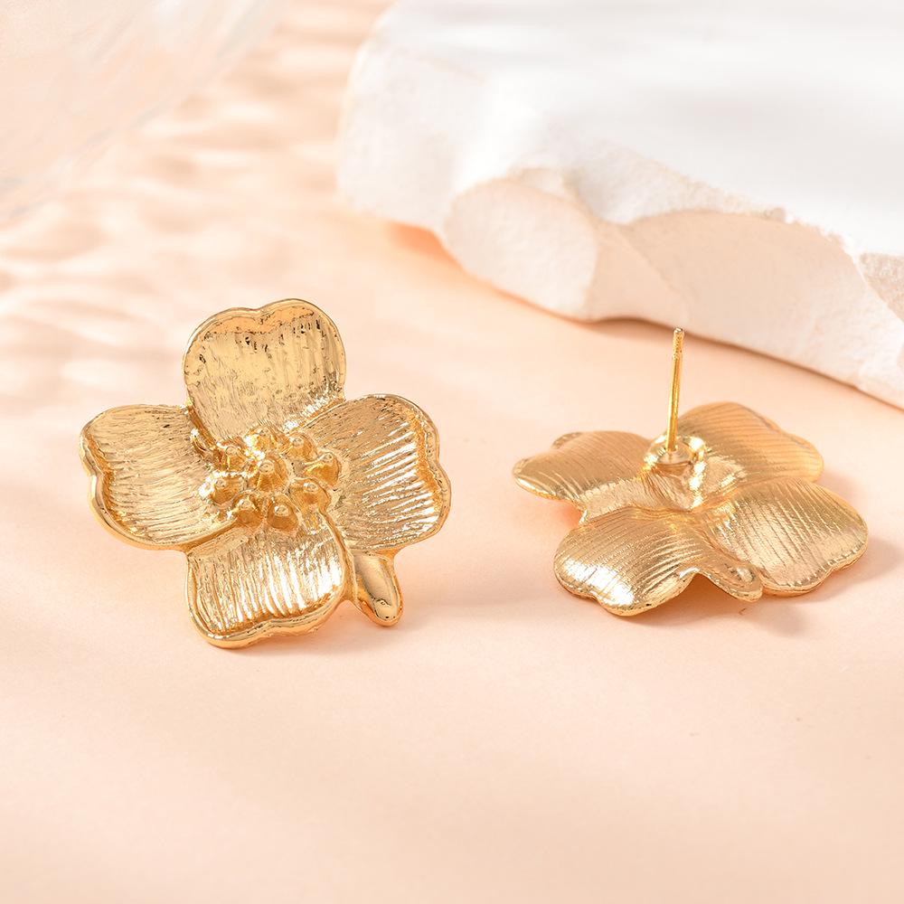 Retro French Petal Stud Earrings: Titanium Steel Flower Design with European & American Flair