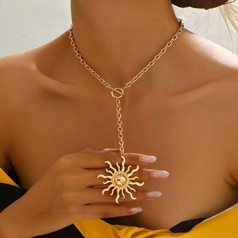 

Exaggerated Gold Color Big Sun Pendant Necklace for Women Vintage Metal Double Layer Snake Bone Chain Necklace Zircon Gift