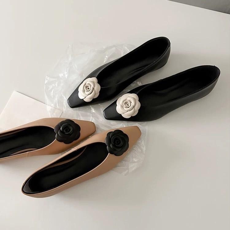 Leather Small Fragrant Wind Camellia Small Square Head Shallow Mouth Single Shoes Women's 2025 Spring and Summer New Versatile Ladyshoes Flat Shoes