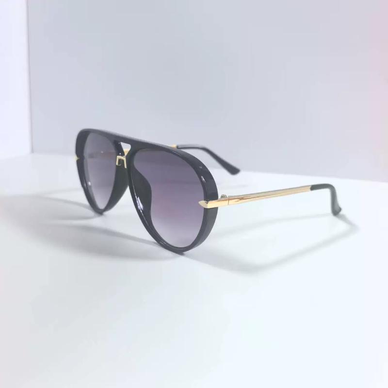 Trendy Green Aviator Sunglasses for Women Oversized Metal Frame Sun Glasses