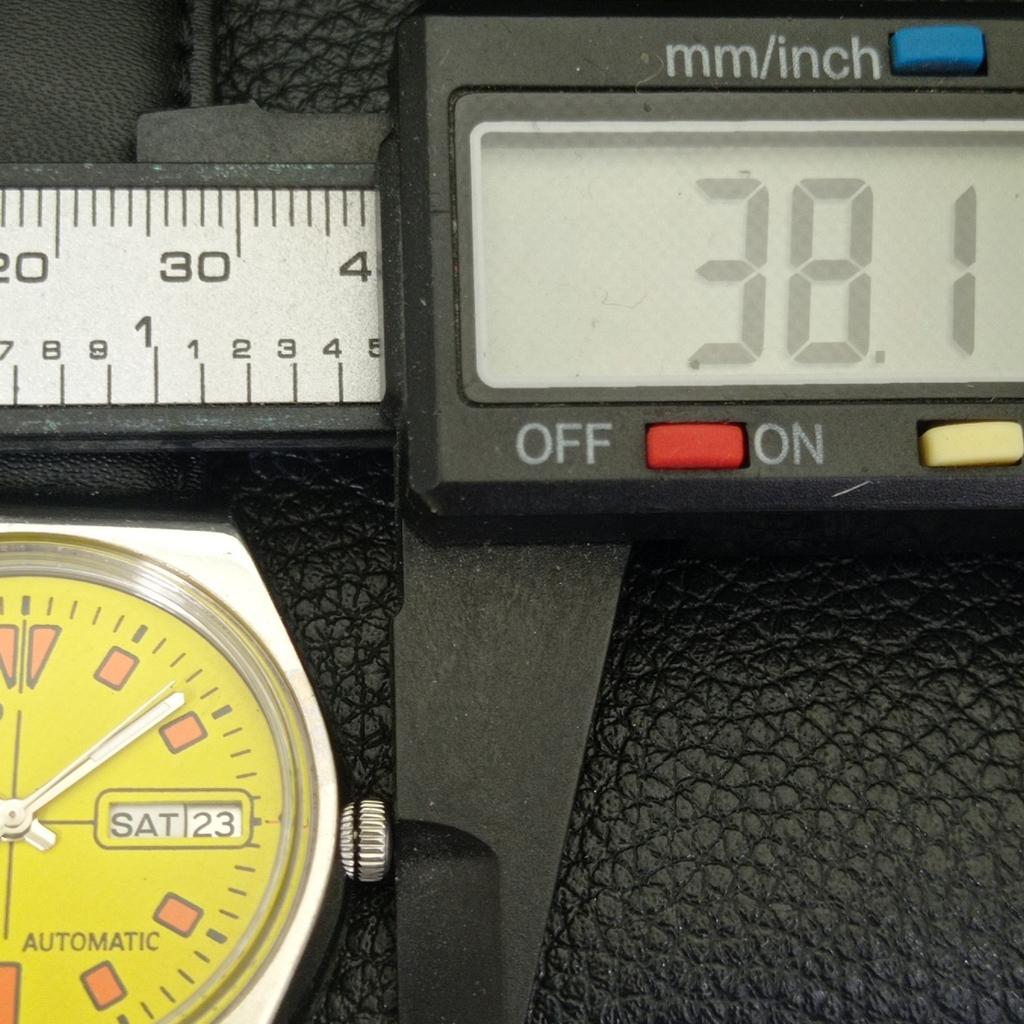 JAPAN 6309A VINTAGE SEIKO 5 AUTOMATIC MENS YELLOW COLOR DIAL WATCH A702739-1