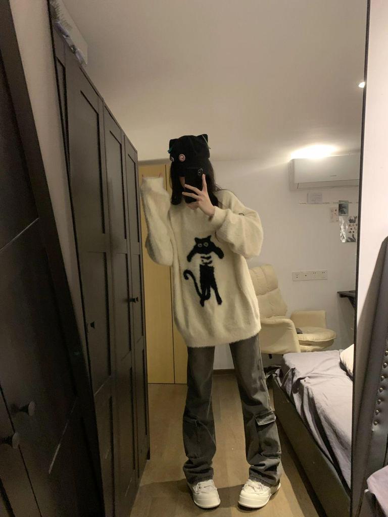 Women's Oversized Lazy Style Soft Knit Sweater - Warm, Comfortable, Round Neck Pullover