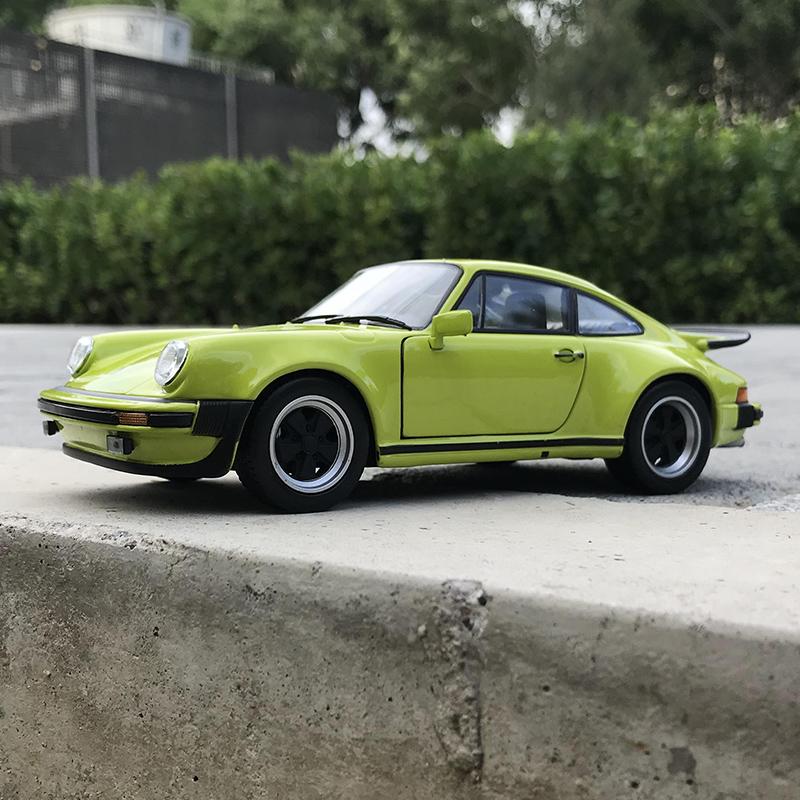 Welly 1/24 1974 Porsche 911 Turbo 3.0 Alloy Sports Car Model Diecast Metal Toy Vehicle Simulation Collection Kids Ornament Gifts