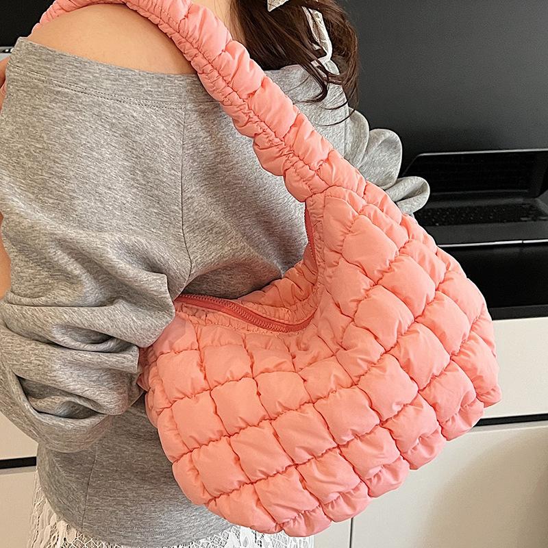 Cloud pleated bag women's summer new fashionable large-capacity bubble cloud bag literary shoulder bag