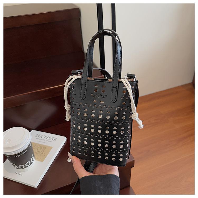 Нишевая сумка женская новая летняя мода полая сумка-мессенджер сумка для мамы портативная сумка для мобильного телефона чёрный