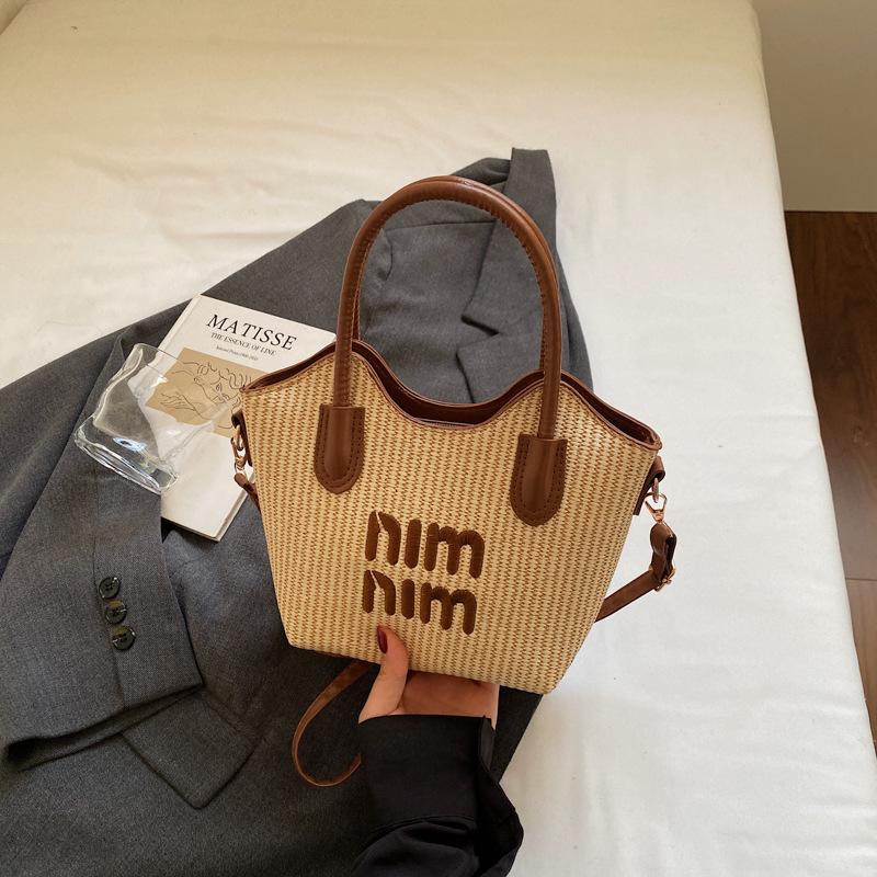

Popular bags women s fashion new bags, letter trend bags, shoulder messenger bags, portable women s bags коричневий
