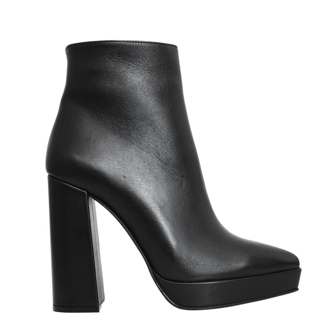 

Жіночі чоботи з натуральної шкіри на високих підборах 35