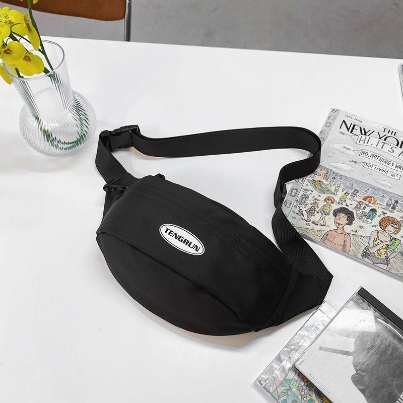 

Немецкая поясная сумка для мобильного телефона Модный бренд Мужская нагрудная сумка Японская мода Простой легкий наплечный маленький рюкзак Блейзер Сумка через плечо Black without pendant