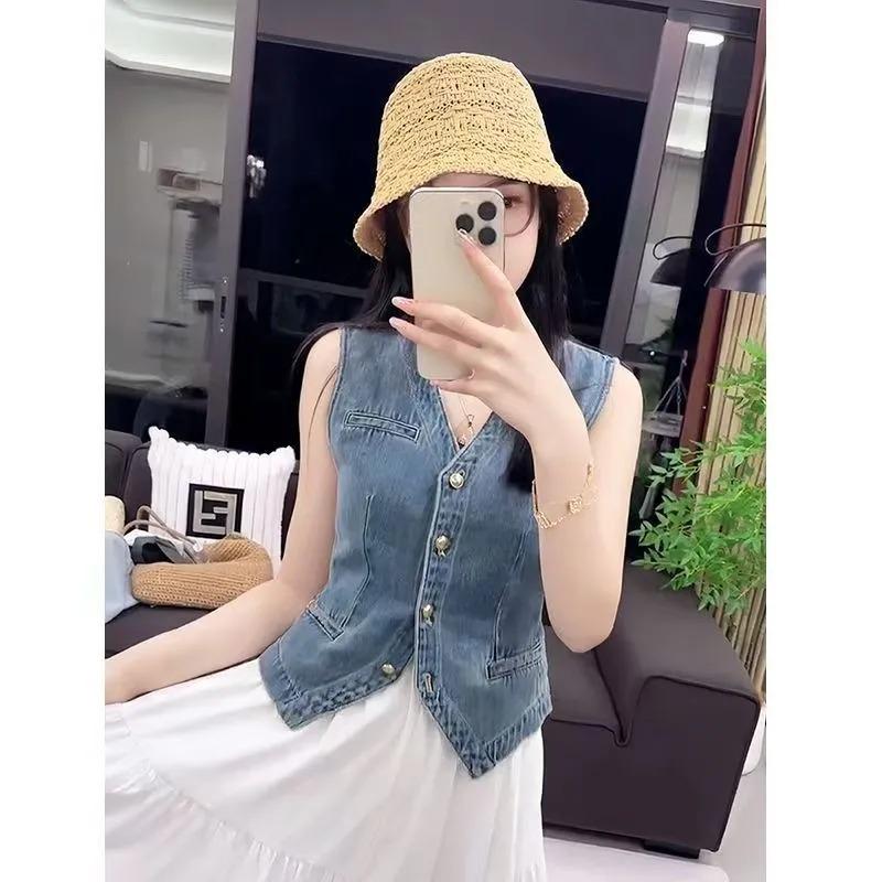 

Women s Casual Bohemian Cropped Denim Vest V-neck Button Closure Pointed Hem Light Blue Waistcoat S синій