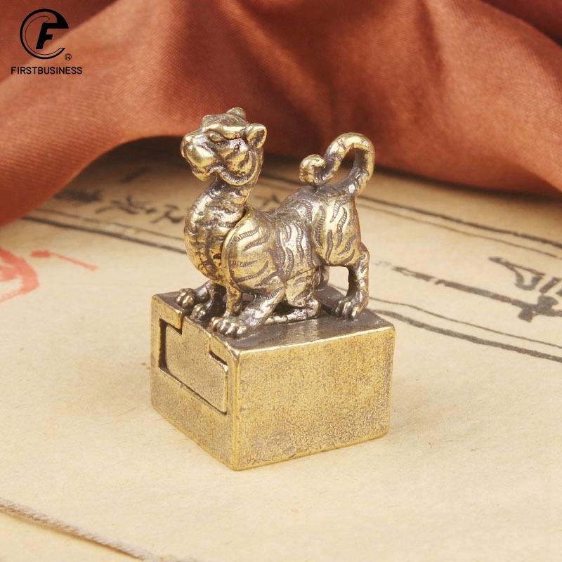 Copper Tiger Seal Ornament Lucky Feng Shui Decorations Crafts Bronze Animal Miniature Figurine Home Office Decor Accessories