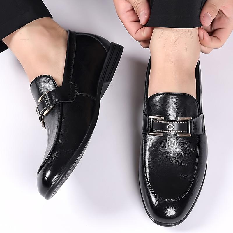 Men's Shoes Genuine Leather 2025 Spring New Soft-soled Foot Cover Driving Doudou Shoes Summer Business Dress British Small Leather Shoes