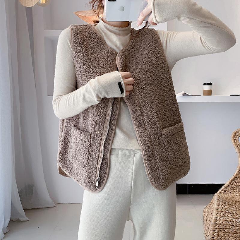 

2022 Women s Autumn Shearling Vest Jacket - Trendy Winter Outerwear Gilet M