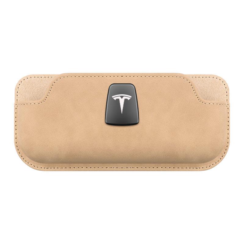 

Tesla car car glasses box storage glasses can also store other items to keep the interior clean