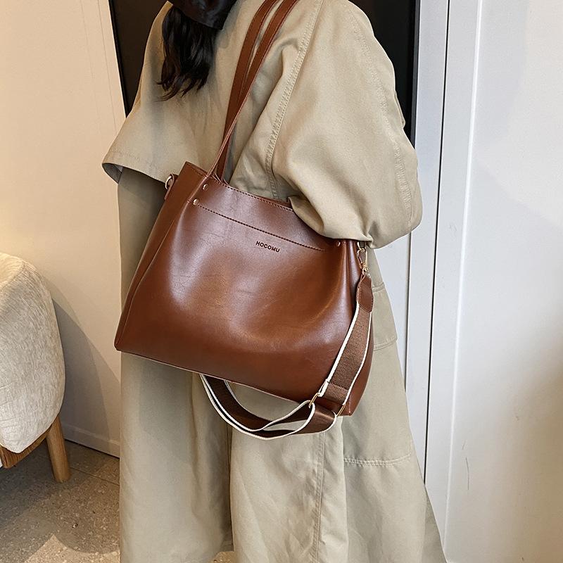 

Bags women s 2025 new tote bags women s bags large capacity high sense shoulder bucket bag large bag 34*9.5*28 коричневый