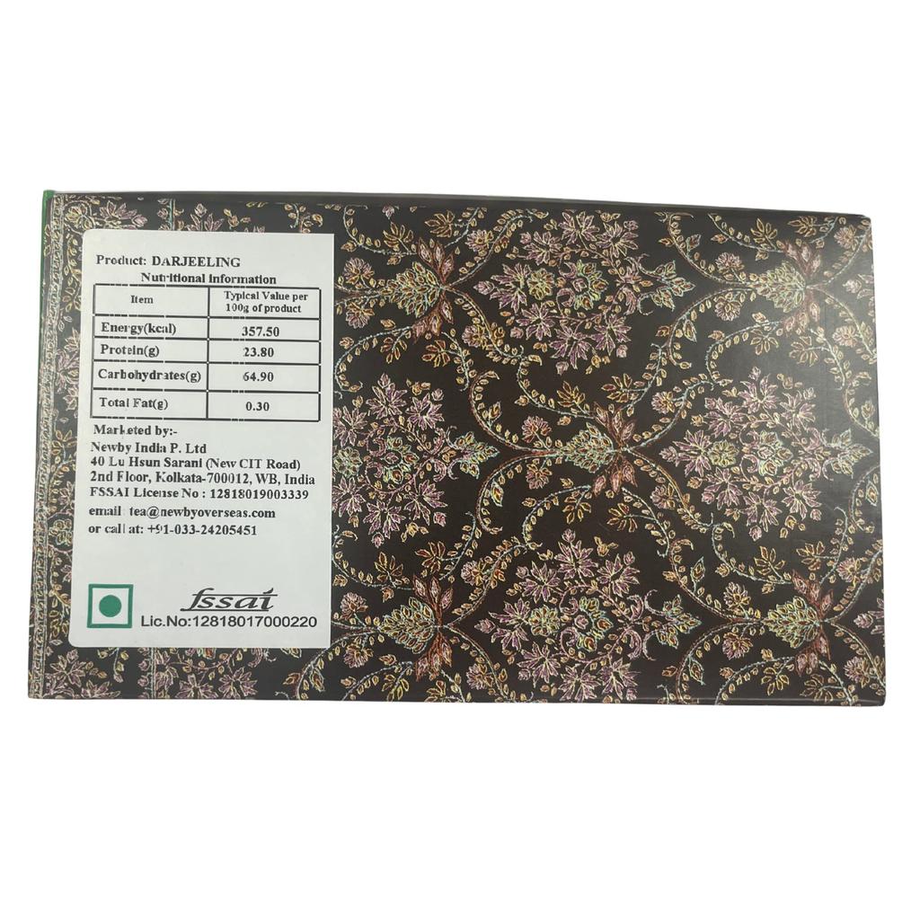 Newby Darjeeling Teebeutel | 50 Stück Schwarze Teebeutel | Premium Tee aus einer einzigen Herkunft | Blumiges Aroma & Zarter Muskatell-Geschmack | 100 g