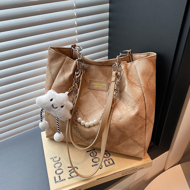 

Fashion diamond chain tote bag women s new casual large-capacity underarm commuter bag versatile shoulder bag Without pendant хаки