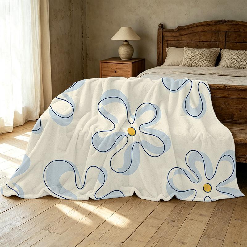 Flannel Fleece Blanket Short Plush, Soft & Warm, Minimal Flower Pattern, Single Size for Bedroom, Cozy Home Decor, Perfect for Christmas & Halloween