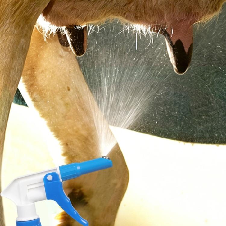 Professional Cattle Teat Cleaning Sprayer Bottle For Dairy Farm Cleaning And Herds Health Cow Medicated Bath Bottle