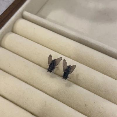 Nouvelles Boucles d'Oreilles Créatives Abstraites Mouches Pour Femmes Boucles d'Oreilles Stud Simulation Mouche Drôle Bijoux de Fête Cadeau pour Amis