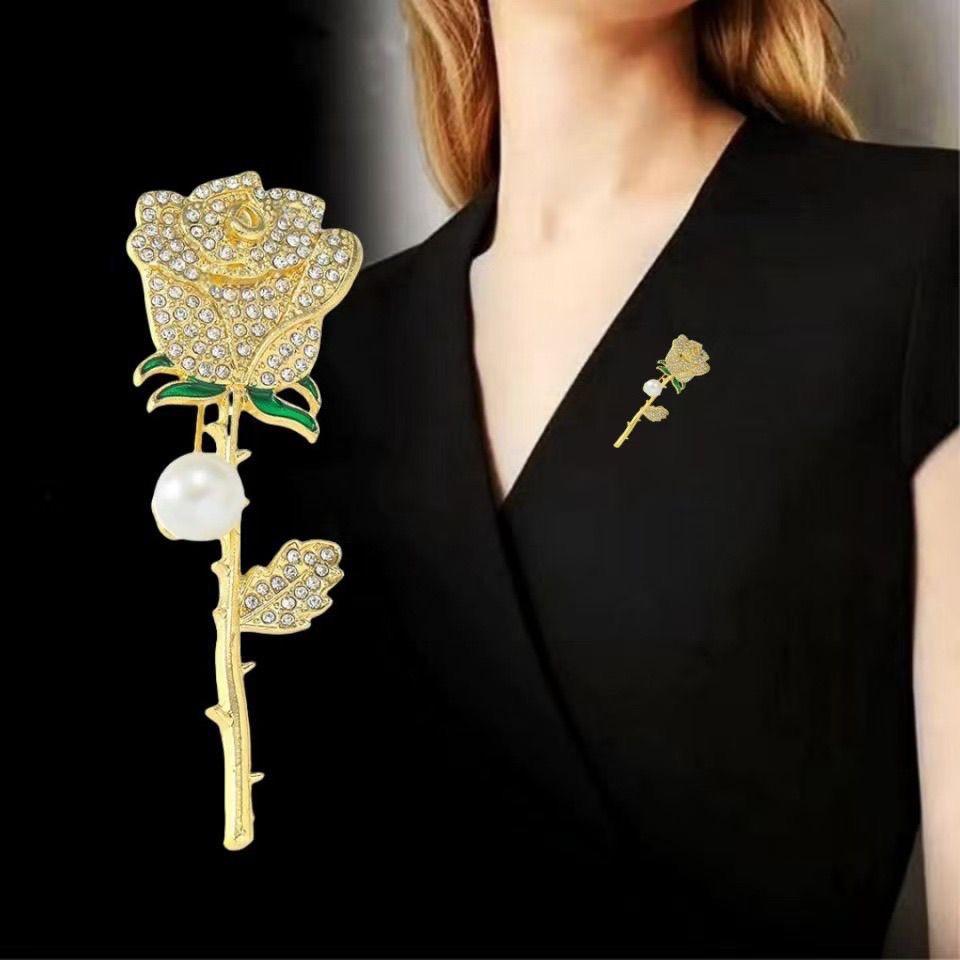 

New hot-selling alloy fashion full diamond pearl rose brooch high-end niche brooch pin suit versatile accessories