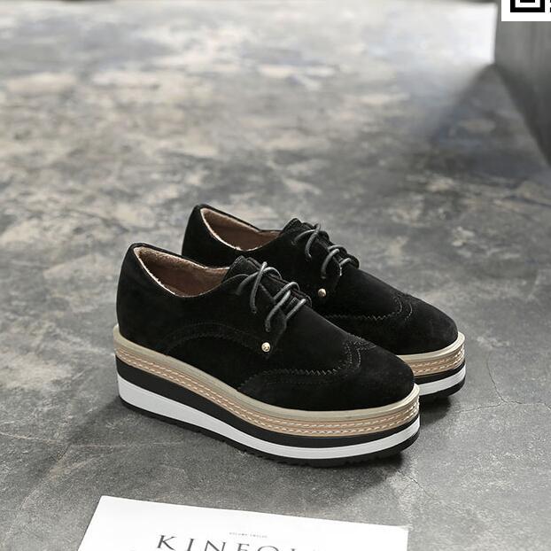 Женские замшевые полосатые маффины на толстой подошве с круглой головкой и туфли на низкой каблуке повседневные весенние товары в британском стиле новинка 2024 года ХЗБ 34 чёрный 3879₽