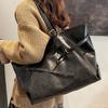 Factory Direct Sales, Retro Large-capacity Bag Women's 2025 New Versatile Tote Bag Commuter PU Underarm Shoulder Bag