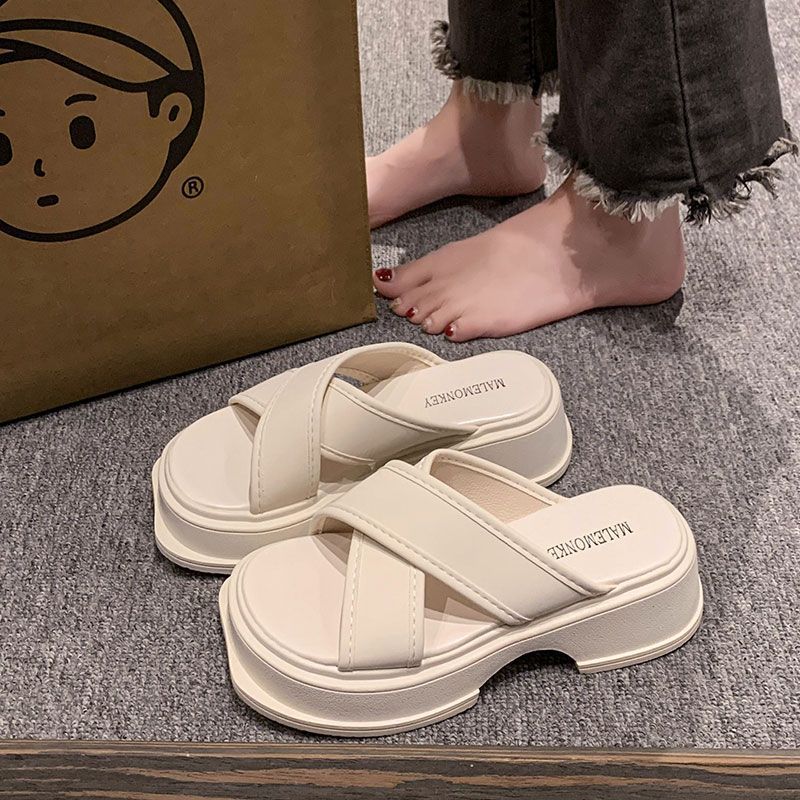 Cool slippers women's summer new outer wear fashion one-word drag platform trend cross casual beach sandals