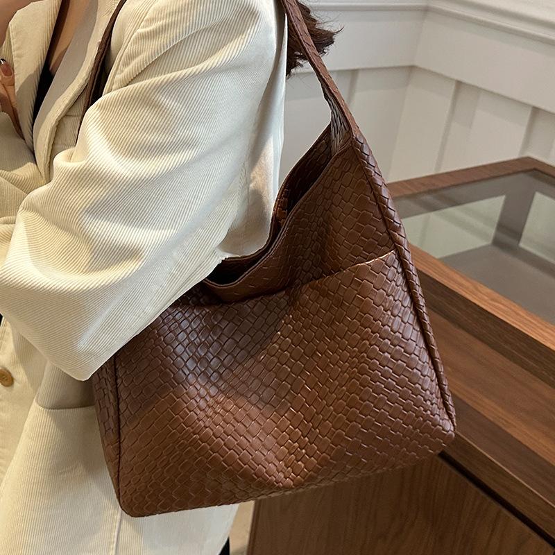 Popular Bags for Women Commuting Tote Bags Niche Design Retro Versatile Underarm Bag Fashionable Shoulder Bag