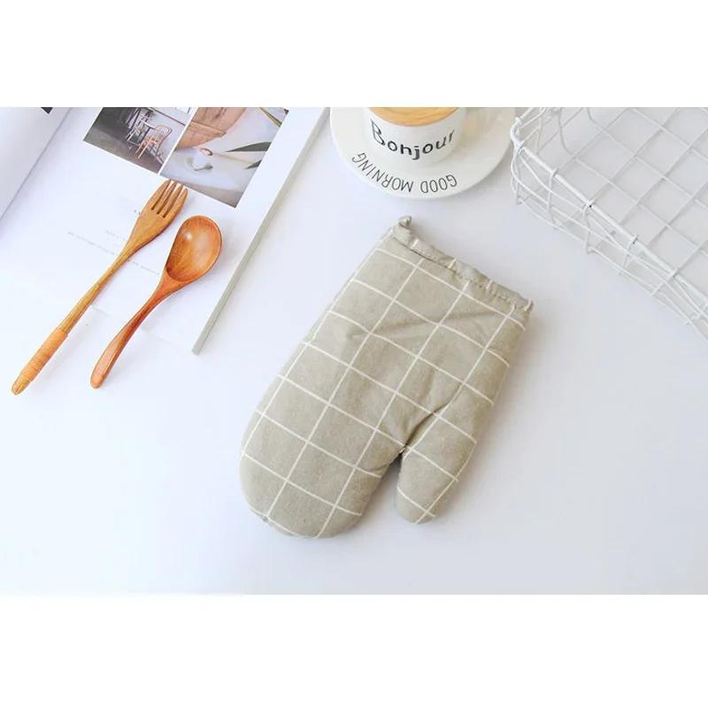 1 Piece Fashion Nordic Cute Cotton Non - Slip Yellow Gray Kitchen Cooking Baking BBQ Potholders Oven Mitts Microwave Gloves