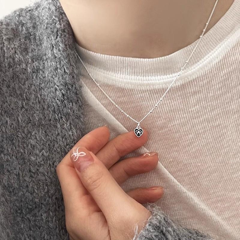 Pearl Butterfly Necklace Female Design Sense High Sense Does Not Fade Accessories Collarbone Chain Tide