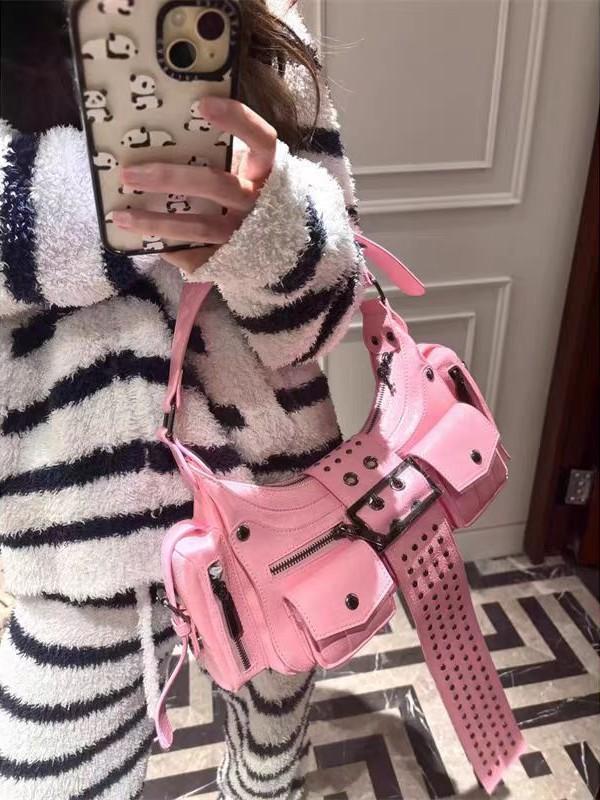 

Дизайнерская сумка-подмышка в панк-стиле, сумка с заклепками, новая модная брендовая сумка через плечо, портативная сумка-локомотив, сумка для камеры розовый