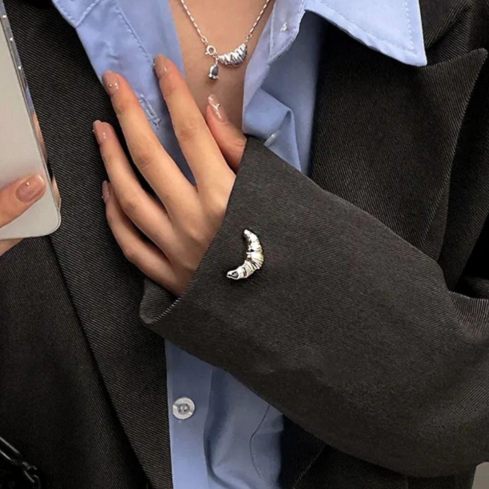 Zinc Zinc Alloy Metal Clothes Pin Silver Gold Brooch Personality Croissant Brooch  Daily