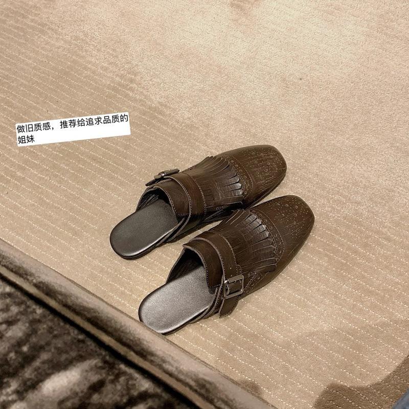 

Полушлепанцы из телячьей кожи винтажного стиля с резной пряжкой-кисточкой «Брок» 40