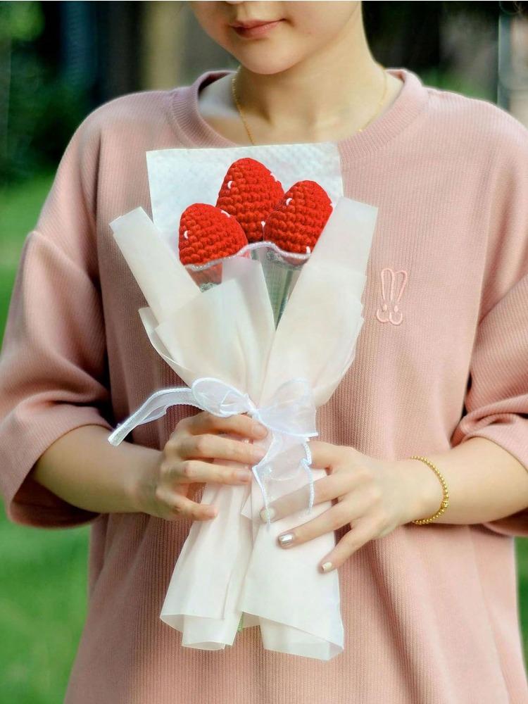 6 Pieces Crochet Flowers Bouquet Hand-Knitted Strawberry Bouquet Artificial Wool Flower for Valentines Day Mother's Day Birthday Wedding Home Decor